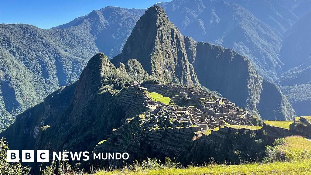 Al menos una persona fallecida y numerosos heridos tras un accidente ferroviario en Machu Picchu.