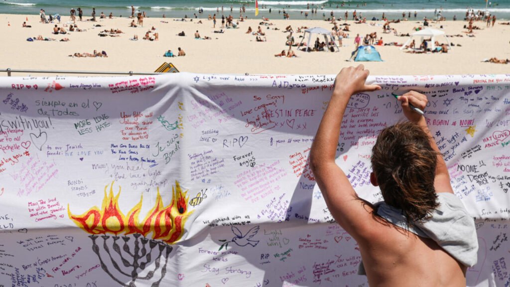Australia Holds a Moment of Silence for Victims of the Bondi Beach Shooting