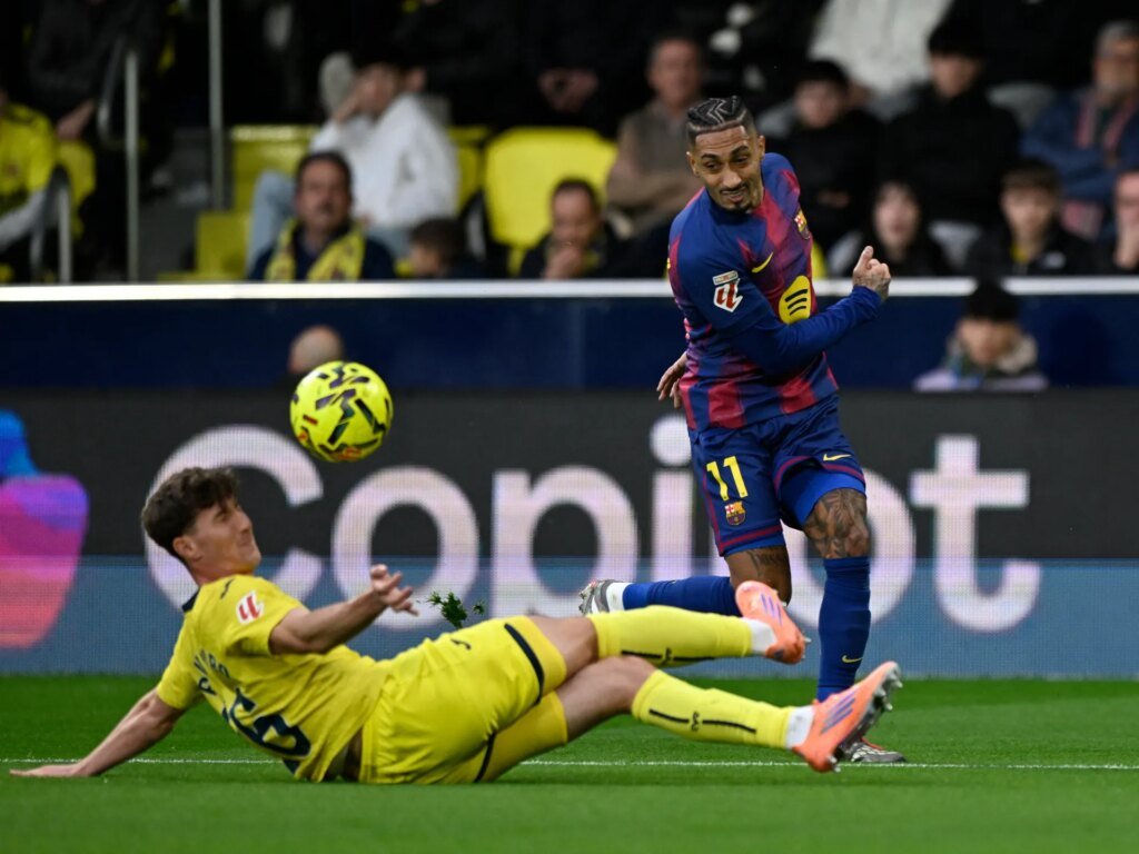 Barcelona defeat Villarreal thanks to goals from Raphinha and Yamal.
