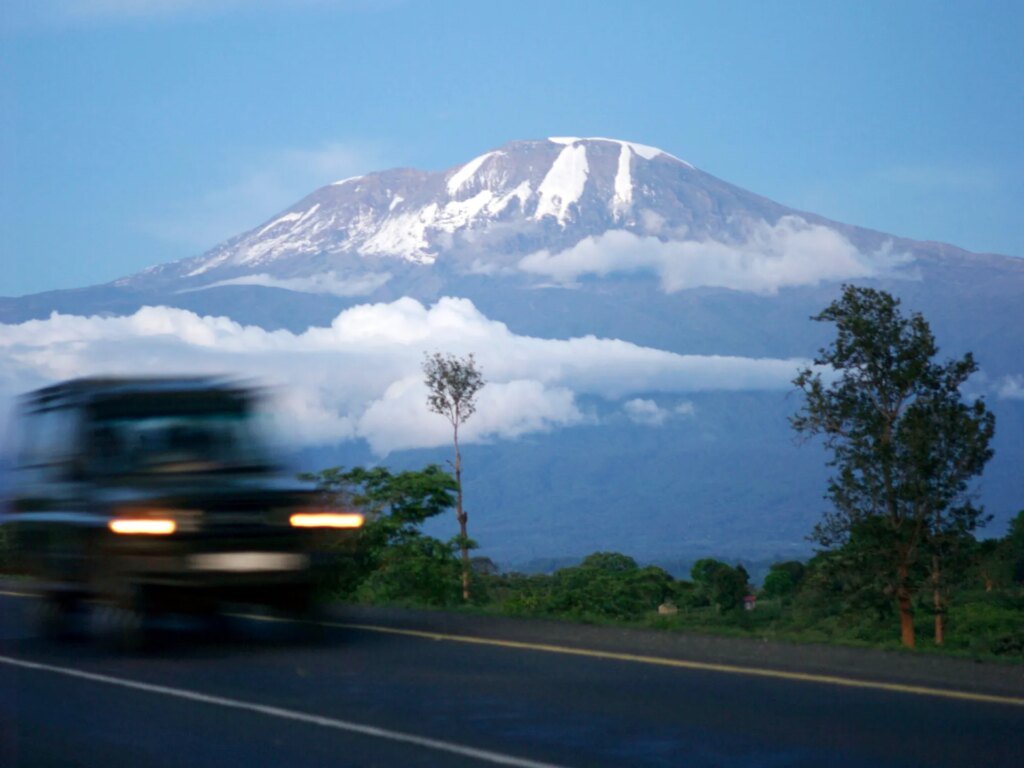 Helicopter accident on Mount Kilimanjaro claims five lives in Tanzania