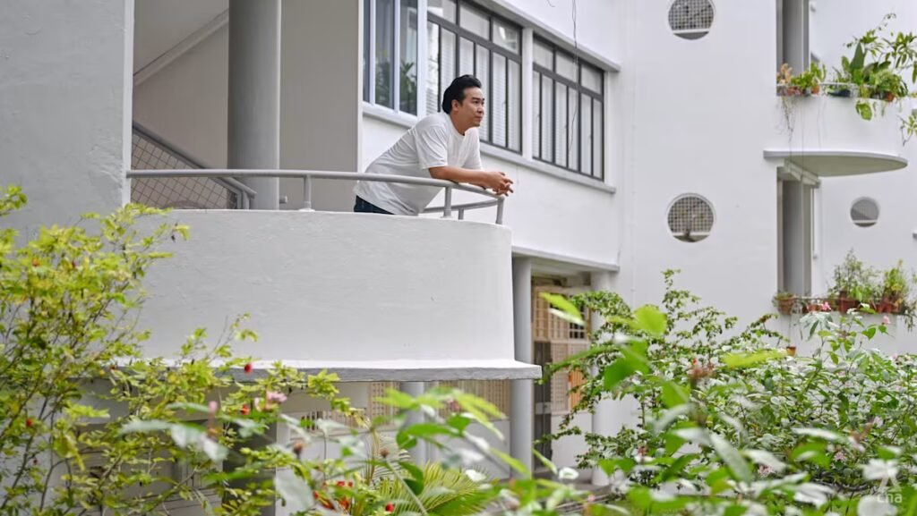 Longtime Tiong Bahru Residents in Ex-SIT Flats Who Refuse to Relocate, Even with a S$1 Million Offer