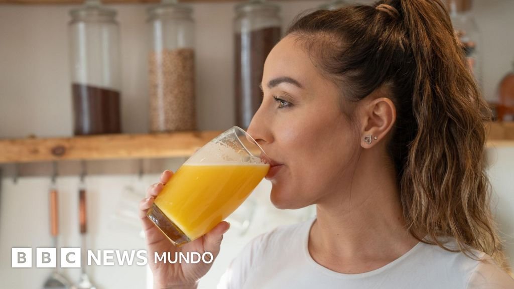 Los beneficios de consumir un jugo de naranja diario para la salud del corazón