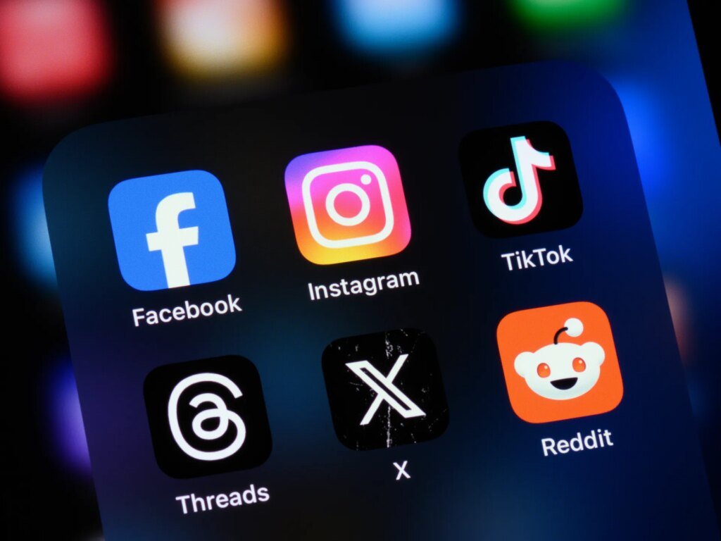 New York Mandates Mental Health Labels on Social Media Platforms