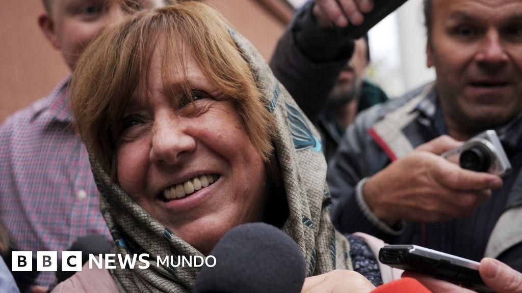 «No reúno horrores, sino testimonios del espíritu humano»: Svetlana Alexievich, la galardonada con el Nobel de Literatura que narró como ninguna el drama de Chernóbil