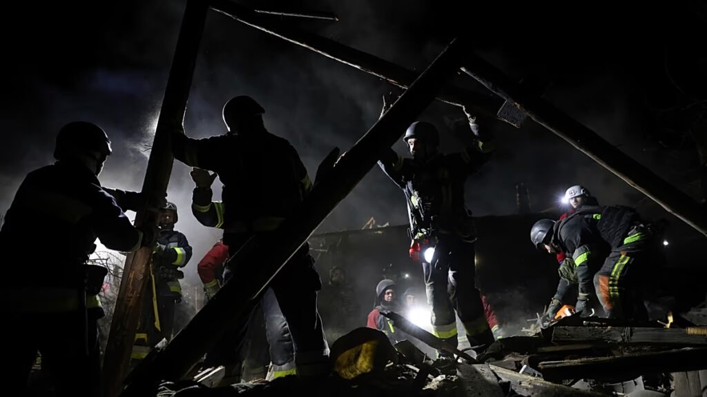 Russian airstrikes target Zaporizhzhia, injuring 35 and escalating frontline conflicts.