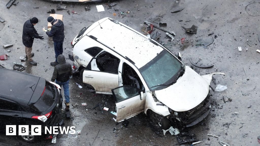 Russian official reports that car bomb has killed general in Moscow.