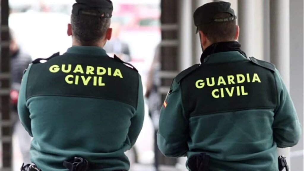 Spanish authorities encircle barricaded individuals following the fatal assault of two Germans.
