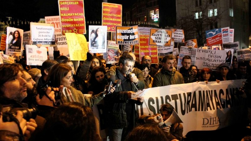 Turkey frees four imprisoned journalists.