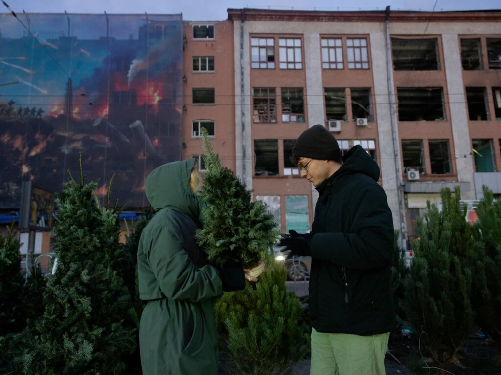 Ukraine agrees to a demilitarized zone to resolve the conflict with Russia, but are DMZs effective?