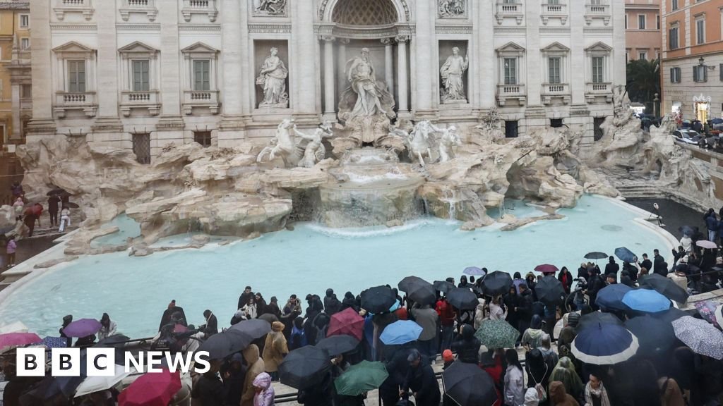 Visitors to be charged €2 to access Rome's Trevi Fountain