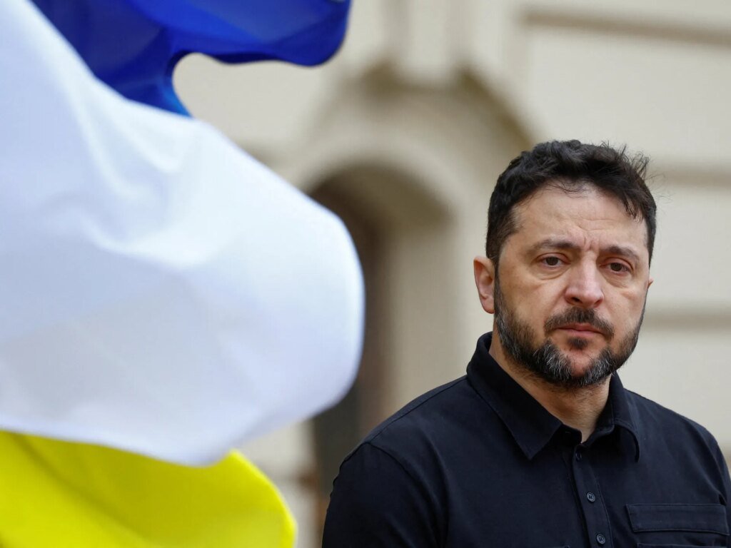 Zelenskyy Reveals New Peace Proposal, Aims for Discussions with Trump on Land Issues