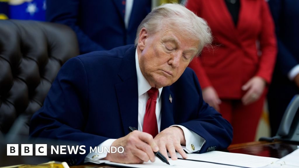 Cuba acusa a EE.UU. de "chantaje y extorsión" tras la amenaza de Trump de gravar a naciones que envíen petróleo a la isla.