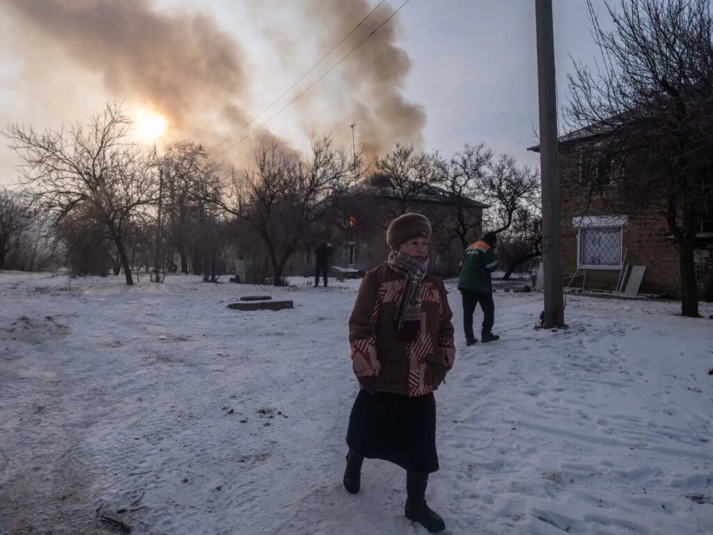 Russian artillery strike claims seven lives in Ukrainian market, overshadowing Abu Dhabi negotiations.