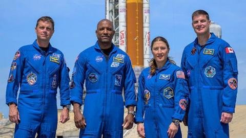 Detalles sobre el lanzamiento de Artemis II hacia la órbita lunar.