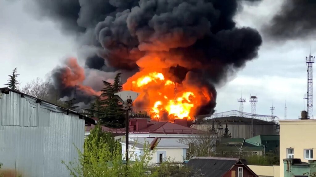 Ecological emergency in Russian city following drone strike on oil refinery