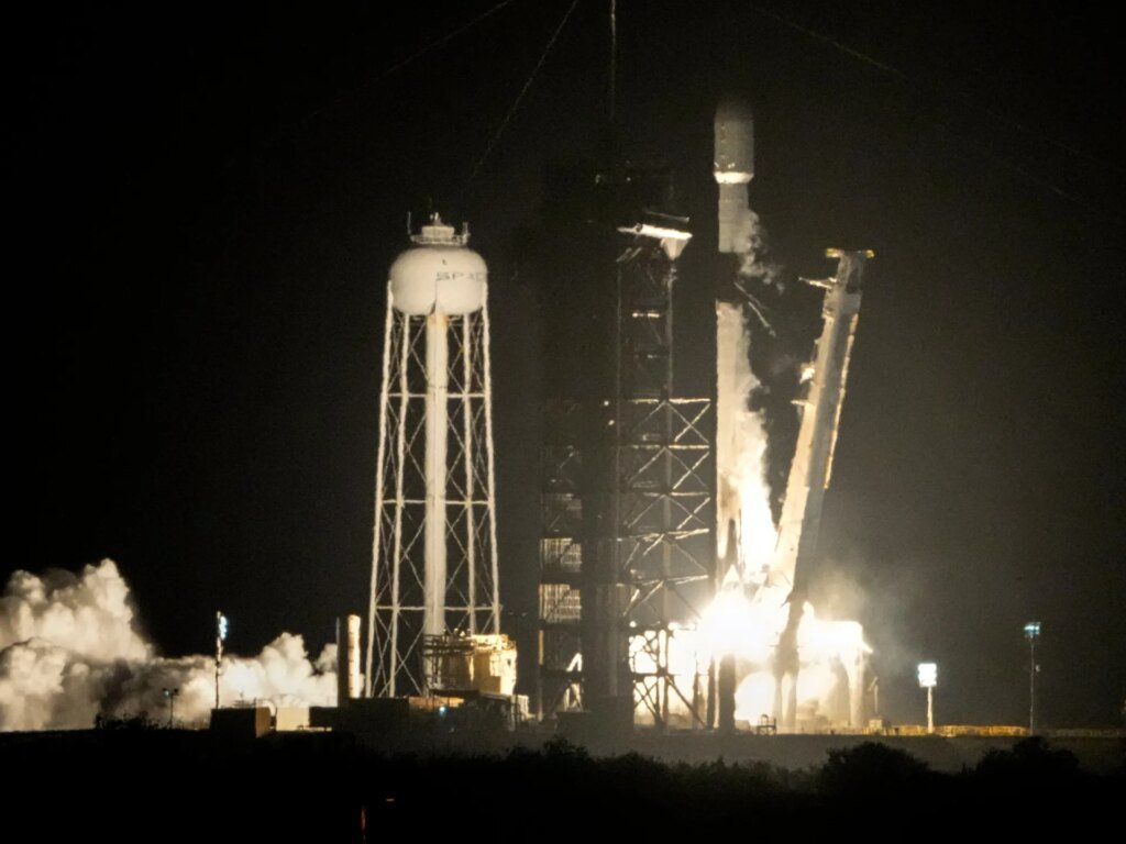Part of SpaceX rocket, as large as a school bus, collides with the Moon.