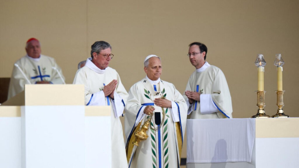 Live: Pope Leo XIV Leads Mass for Hundreds of Thousands in Central Paris