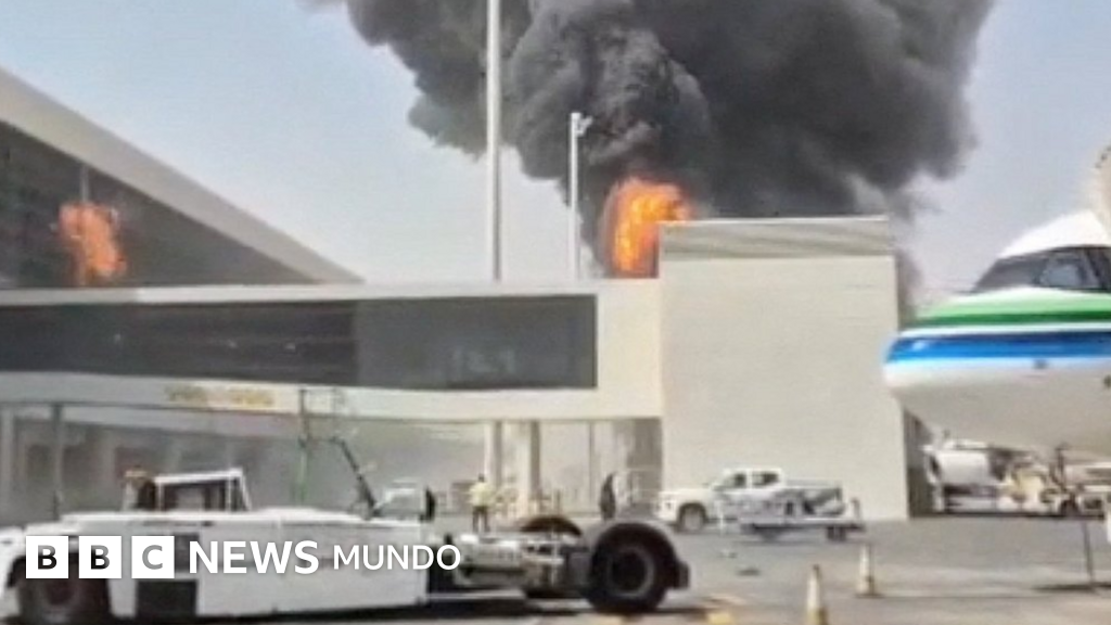Al menos 12 fallecidos y más de 300 heridos en un ataque al aeropuerto internacional de Riad, capital de Arabia Saudita.