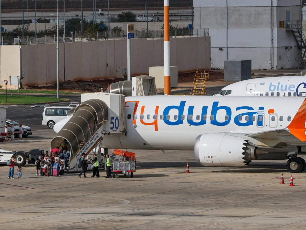 How was the Flydubai co-pilot approved despite being labeled a security threat?