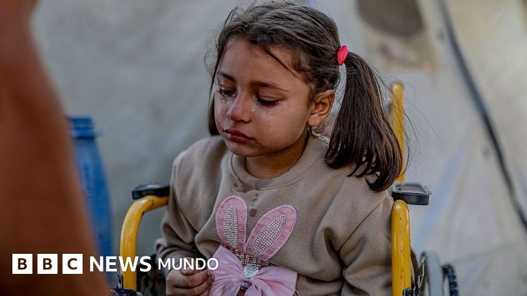 La BBC llega a Gaza: áreas plagadas de ratas y miles de niños requieren evacuación de una región arrasada por el conflicto.
