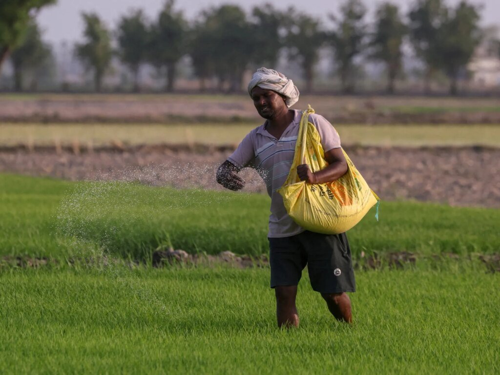 UN official cautions about impending food crisis as Hormuz fertilizer initiative delays.
